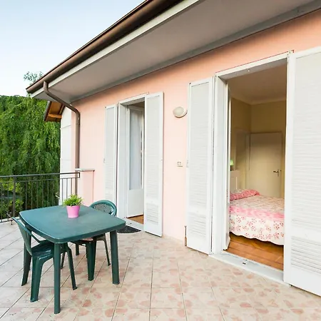 3 Bedroom In Στρέσα