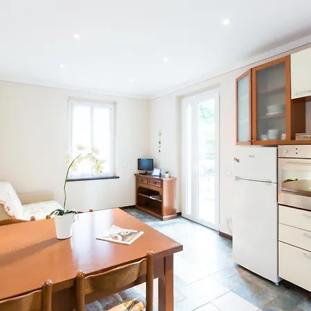 Διαμέρισμα 3 Bedroom In Στρέσα