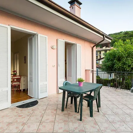Διαμέρισμα 3 Bedroom In Στρέσα